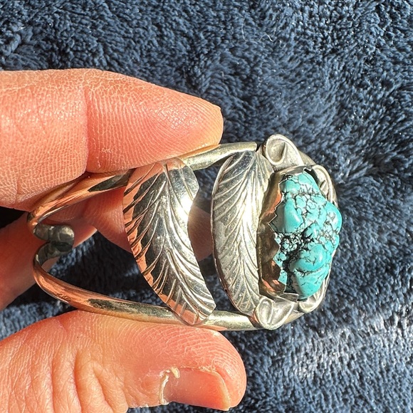 vintage Silver and Turquoise native Bracelet - Picture 7 of 15